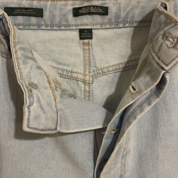 Distressed Shorts With Fringe Hem - Picture 6 of 6